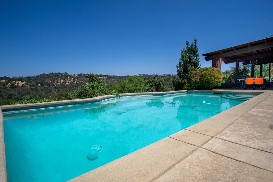 More Photos Of 7071 Ridge Road, Newcastle Winery Vineyard For Sale