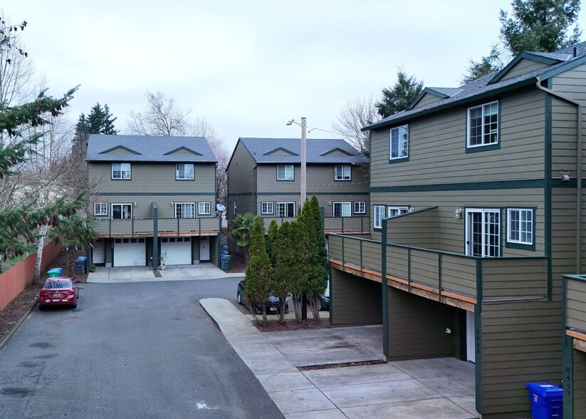 More Photos Of 8423-8451 SE Brooklyn St, Portland Apartments For Sale