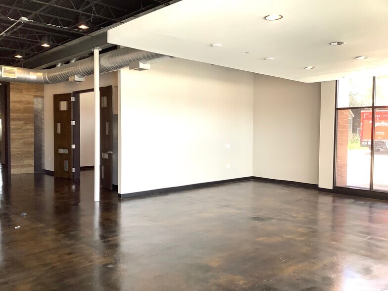 More Photos Of 3304-3316 Beach Blvd, Jacksonville Storefront Retail Office For Lease