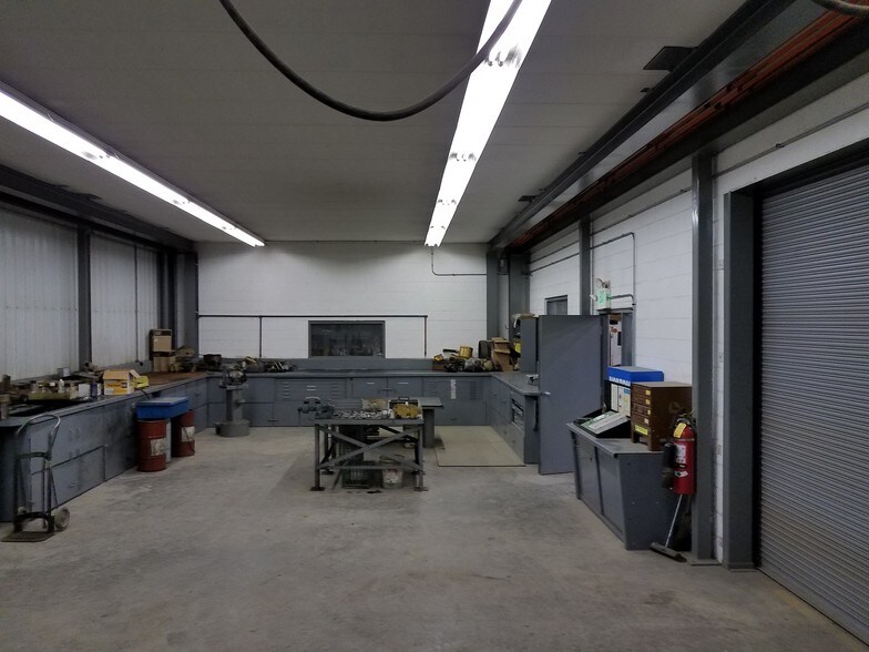 More Photos Of 1326 Industrial Dr, Lake in the Hills Distribution For Sale