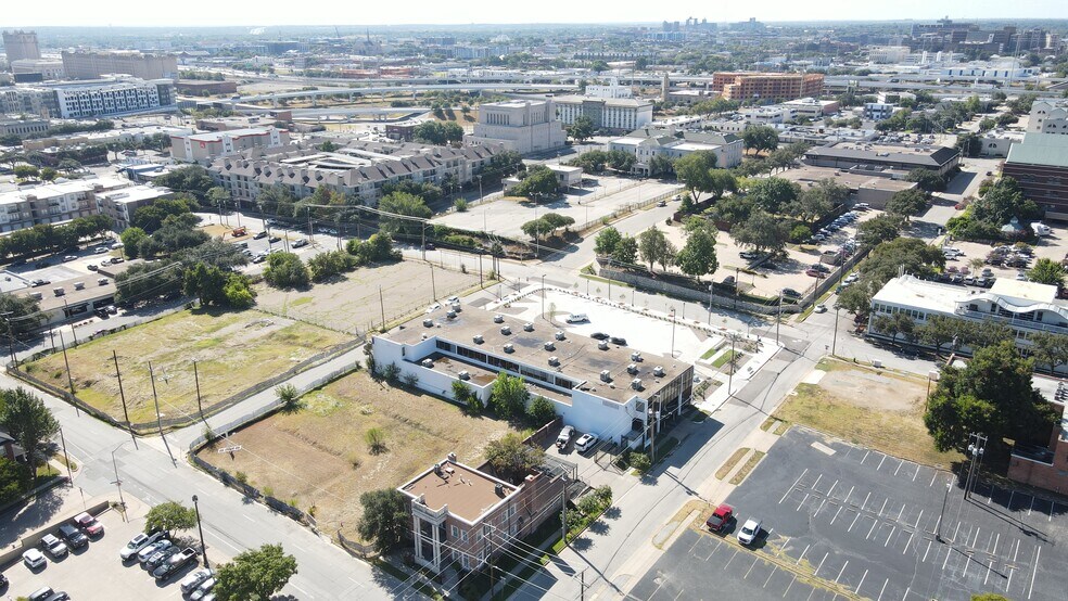 More Photos Of 910 Collier St, Fort Worth Loft Creative Space For Lease