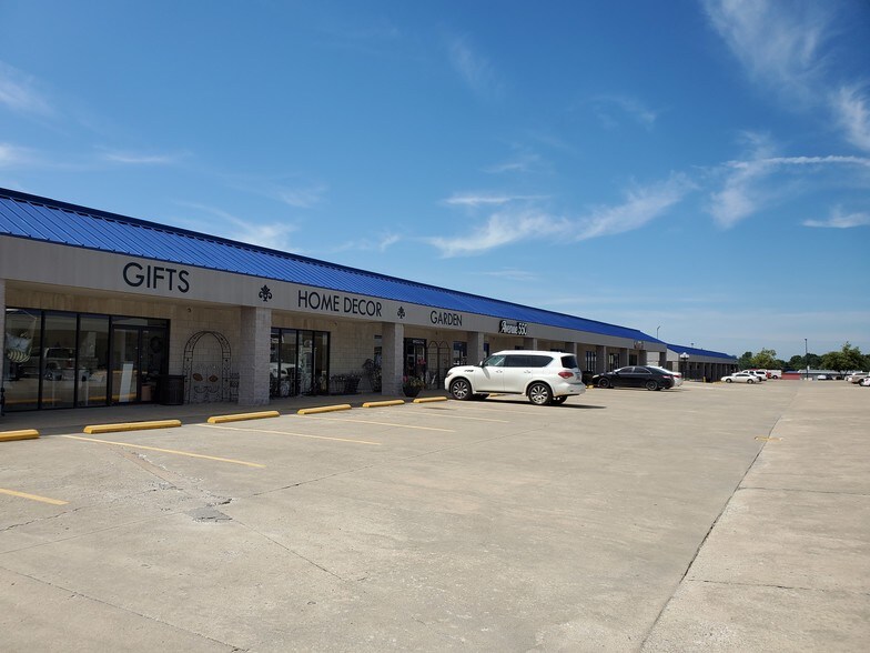 More Photos Of 385 Outlet Ave, Eddyville Unknown For Lease
