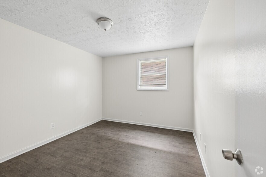 More Photos Of 1328-1344 Devonport Dr, Lexington Apartments For Sale