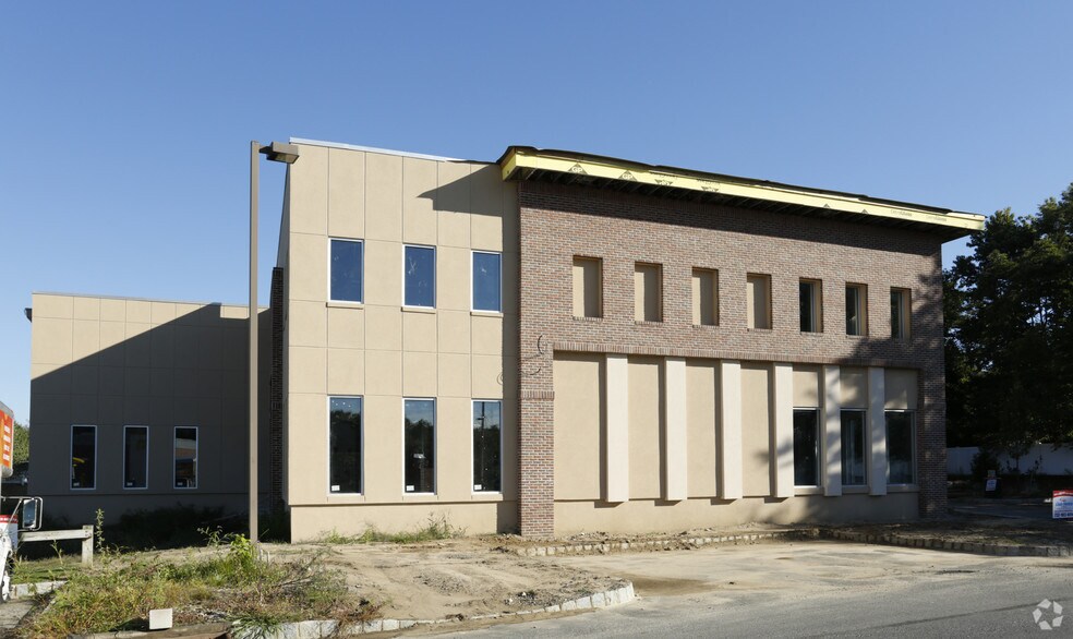 More Photos Of 18 Wilson Ave, Manalapan Township Health Club For Lease