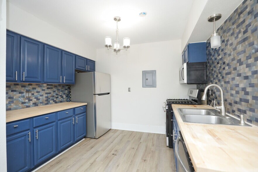 More Photos Of 717 Broadway St, Galveston Apartments For Sale