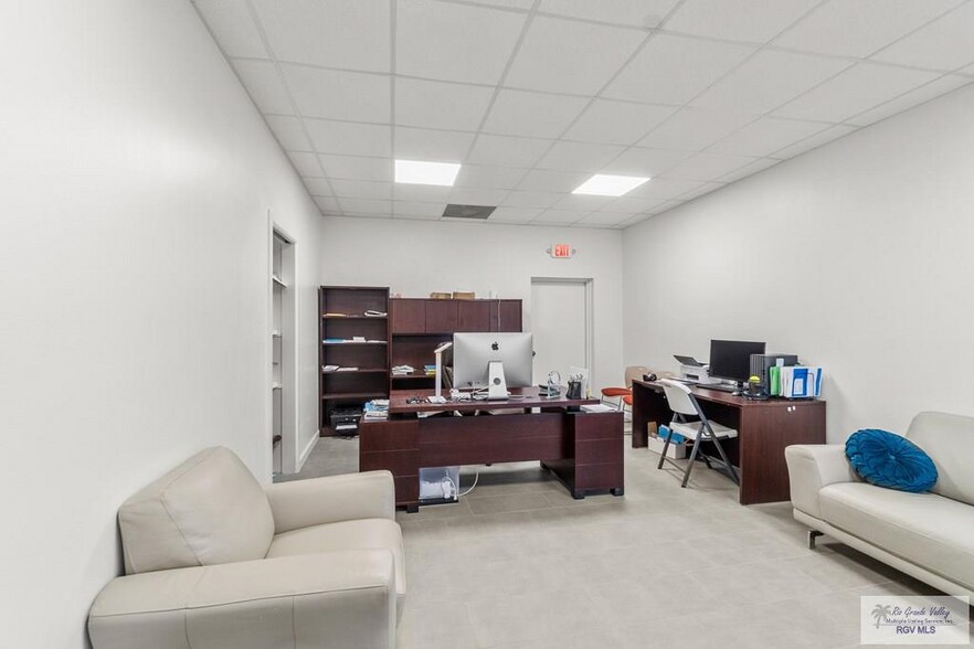 More Photos Of 3202 E Grimes St, Harlingen Light Distribution For Sale