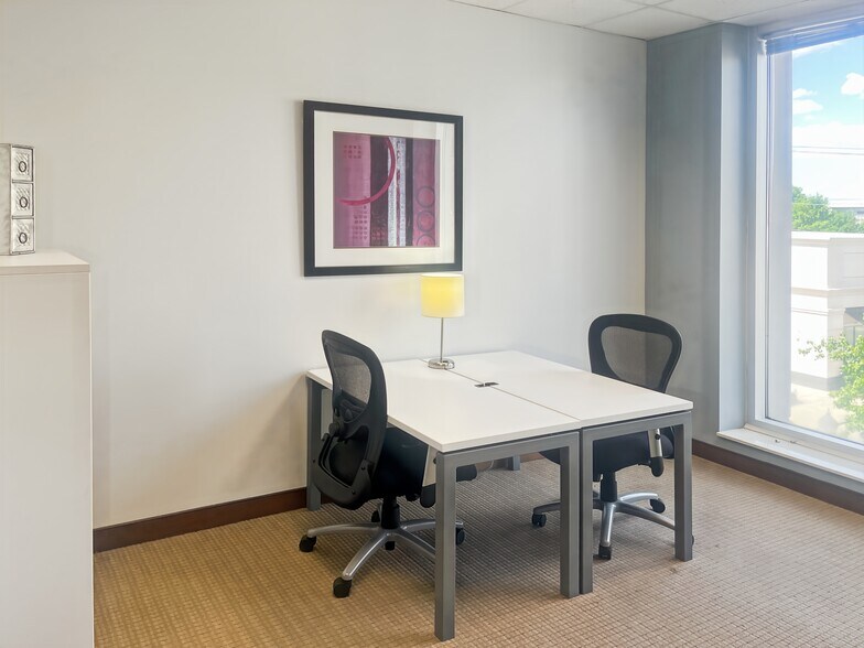 More Photos Of 5960 Fairview Rd, Charlotte Coworking Space