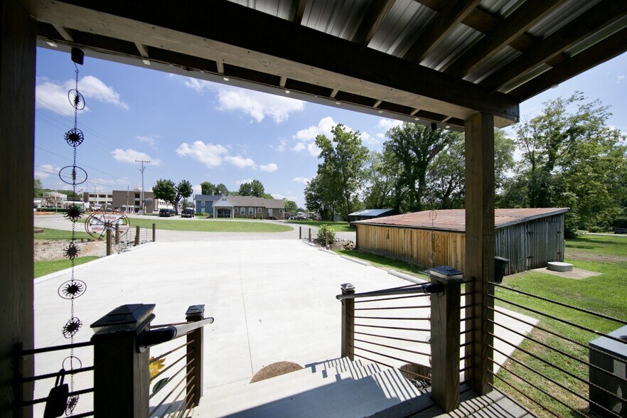 More Photos Of 308 N Main St, Ashland City Office For Sale