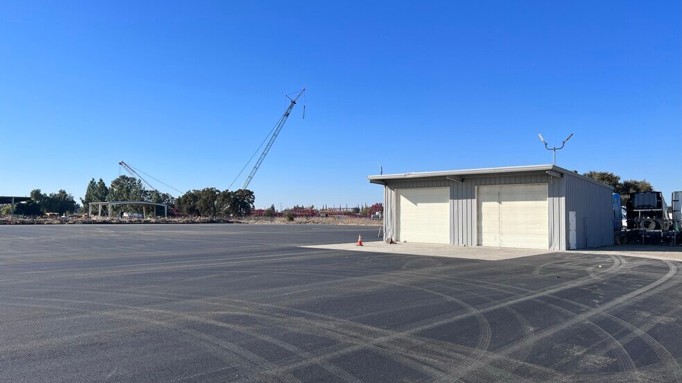 More Photos Of 2973 Loomis Rd, Stockton Truck Terminal For Lease
