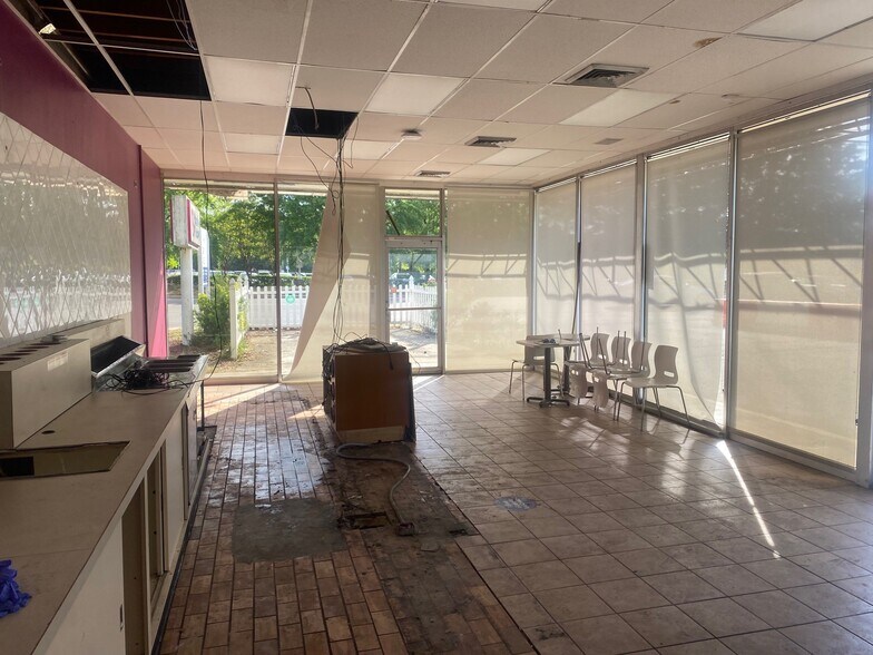 More Photos Of 5510 W Broad St, Richmond Freestanding For Sale