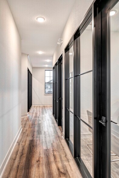 More Photos Of 10242 Greenhouse Rd, Cypress Office For Lease