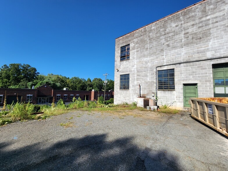 More Photos Of 414 Brookstown Ave, Winston-Salem Warehouse For Sale
