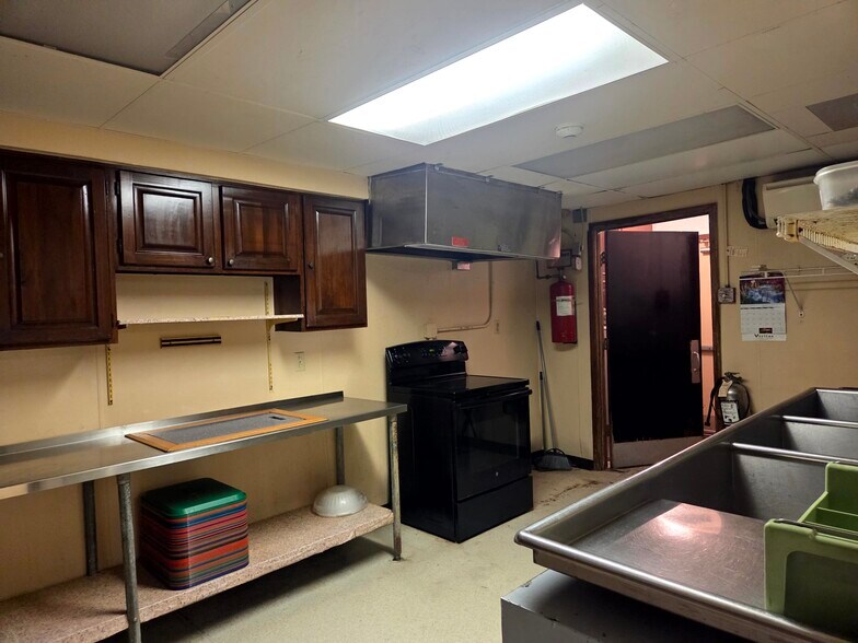 More Photos Of 2222 Belt Line Rd, Garland Religious Facility For Sale