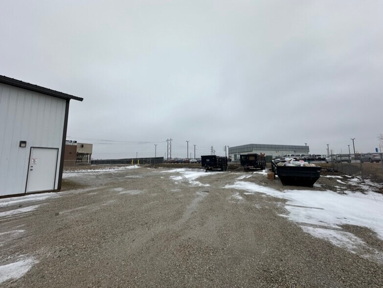 More Photos Of 3906 Hospitality Ln, Decatur Self Storage For Lease