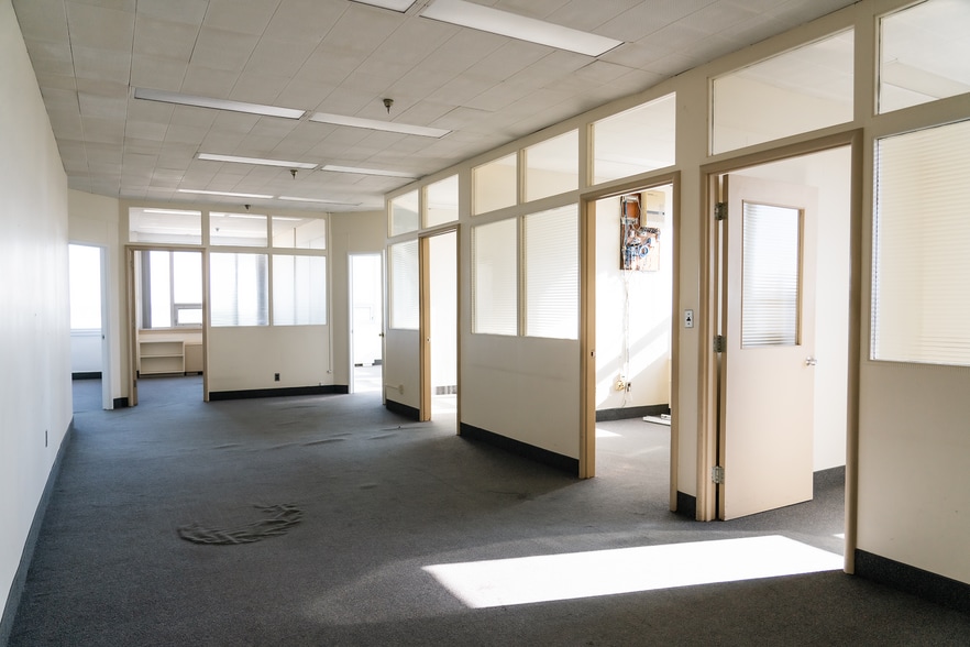 More Photos Of 605 James St N, Hamilton Office For Lease
