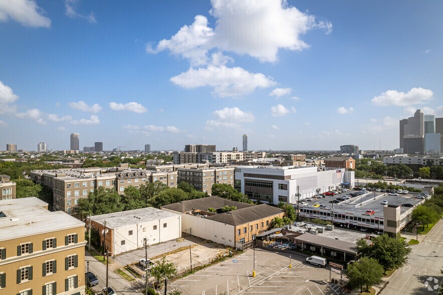 More Photos Of 3303 Louisiana St, Houston Loft Creative Space For Lease