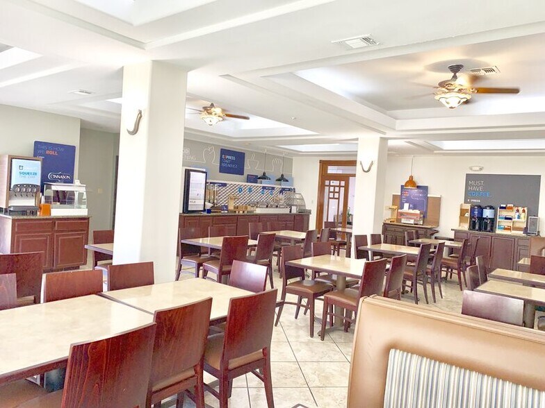 More Photos Of 2965 E Main St, Alice Hotel For Sale