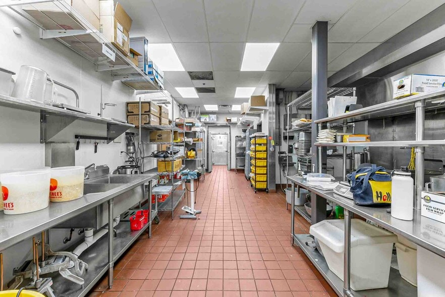 More Photos Of 4924 Rochester Rd, Troy Restaurant For Sale