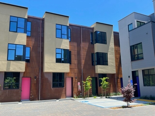 More Photos Of 739-747 Channing Way, Berkeley Apartments For Sale