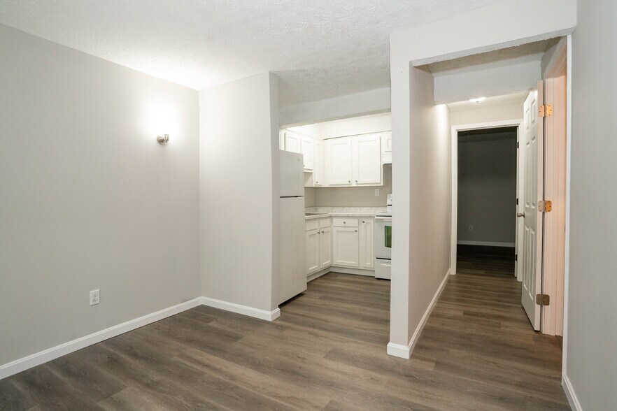 More Photos Of 412 Woodcreek Dr, Radcliff Apartments For Sale