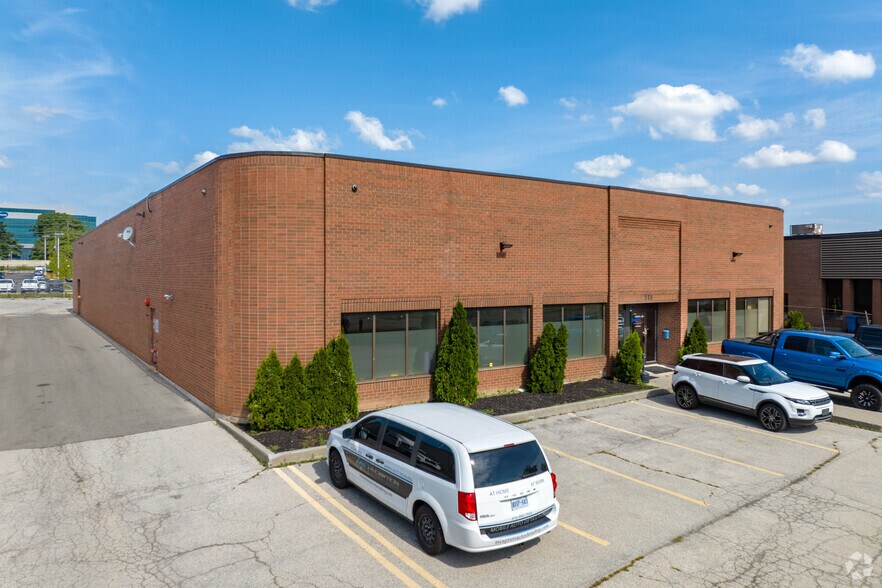 More Photos Of 373 Wyecroft Rd, Oakville Warehouse For Lease