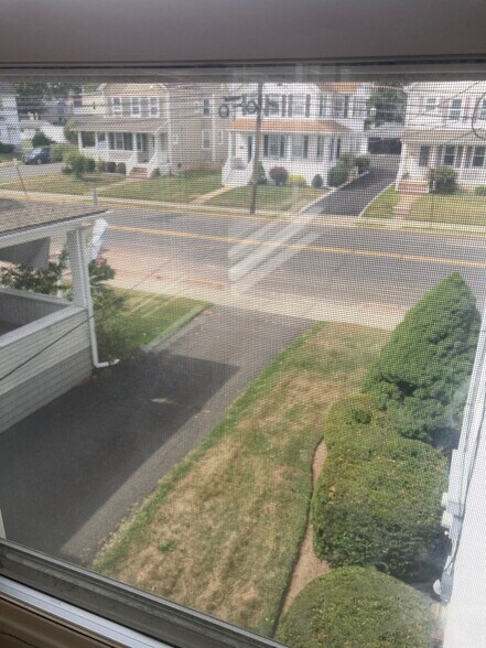 More Photos Of 46 E Somerset St, Raritan Medical For Sale