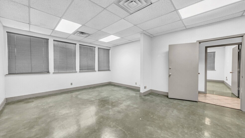 More Photos Of 5450 E Loop 820 S, Fort Worth Loft Creative Space For Sale