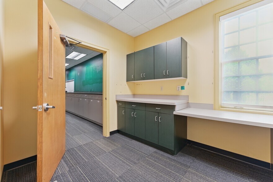 More Photos Of 460 Newton St, South Hadley General Retail For Lease