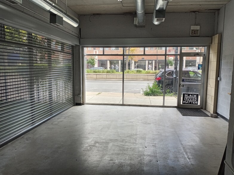 More Photos Of 900 S Western Ave, Chicago Apartments For Lease