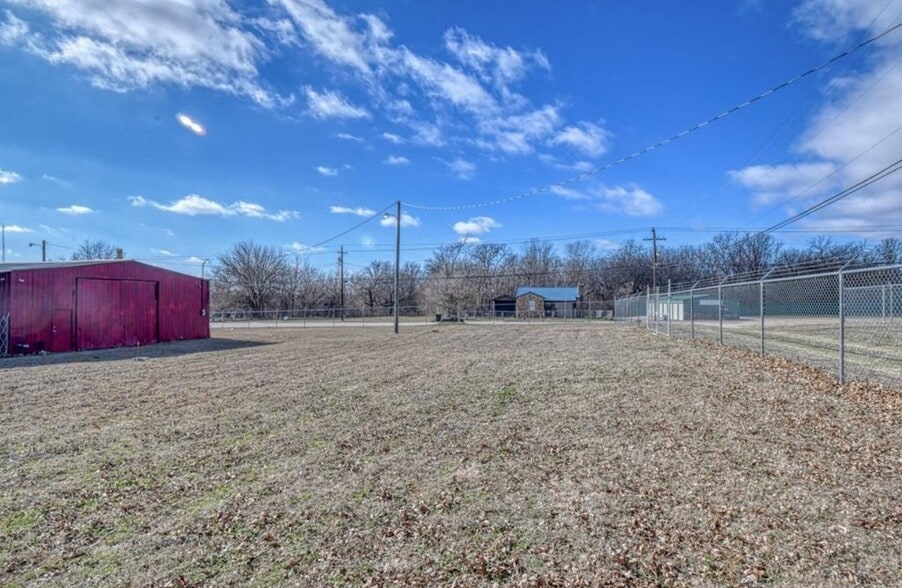 More Photos Of 529 Eel River St, Purcell Flex For Sale