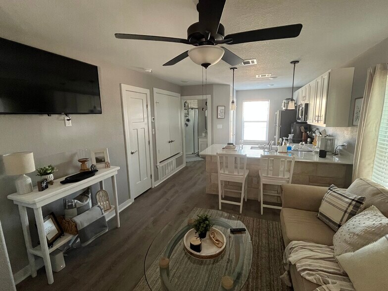 More Photos Of 20 Tate Ln, Round Rock Apartments For Sale