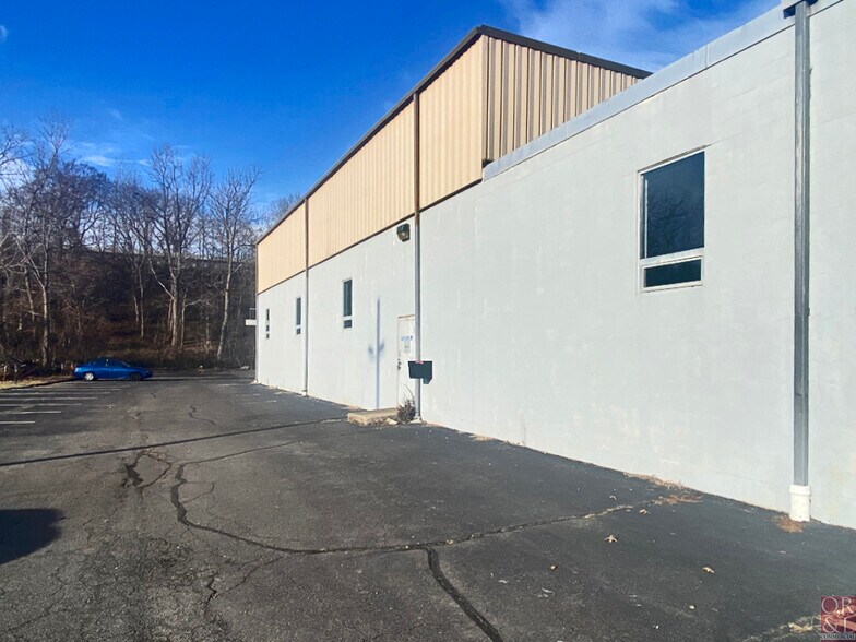 More Photos Of 250 John Downey Dr, New Britain Manufacturing For Lease