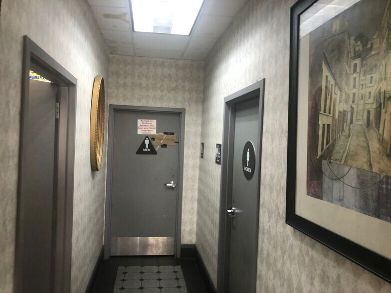 More Photos Of 1084 Murfreesboro Pike, Nashville General Retail For Sale