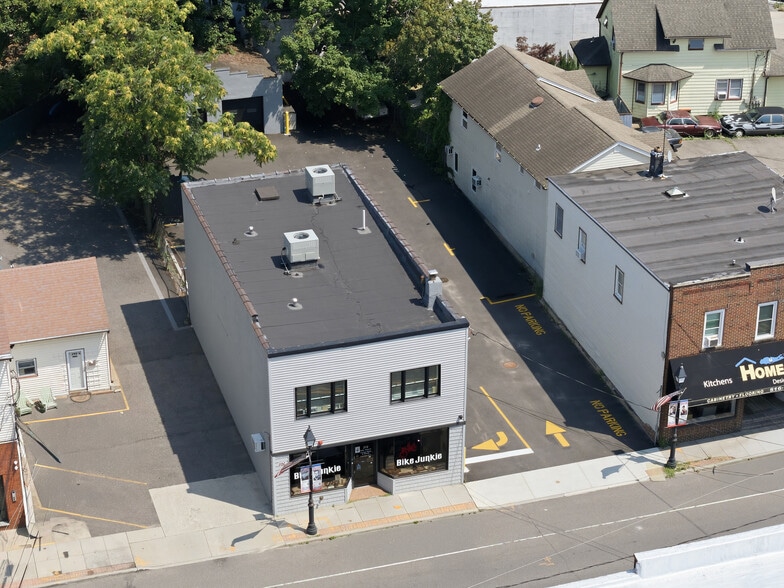 More Photos Of 272 Broadway, Bethpage General Retail For Sale