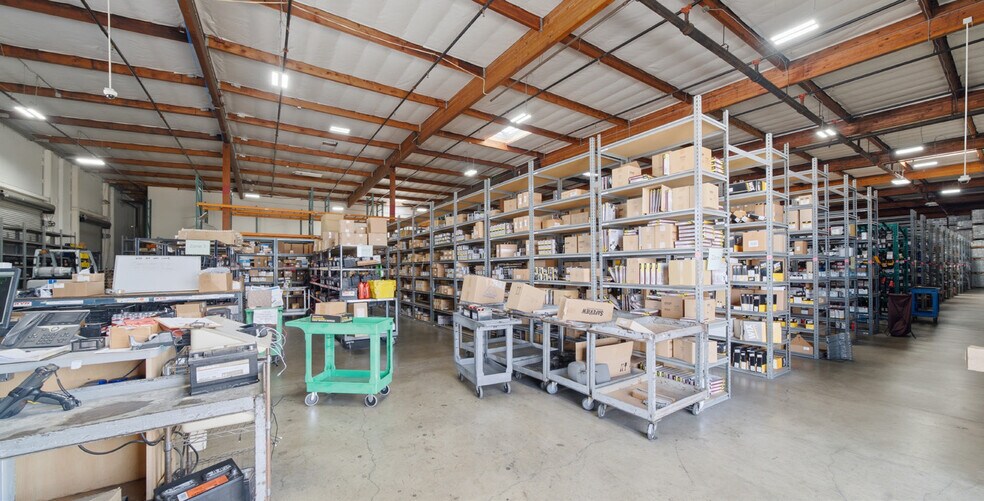 More Photos Of 2610 S Birch St, Santa Ana Warehouse For Lease