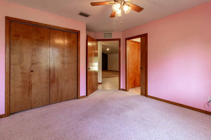 More Photos Of 3255 SE 3rd Ave, Ocala Office Residential For Sale