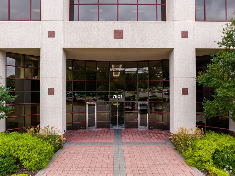 More Photos Of 7501 Boulder View Dr, North Chesterfield Unknown For Lease