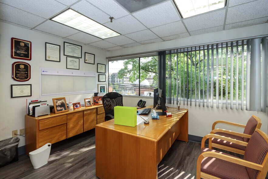 More Photos Of 233 E Shore Rd, Great Neck Medical For Lease