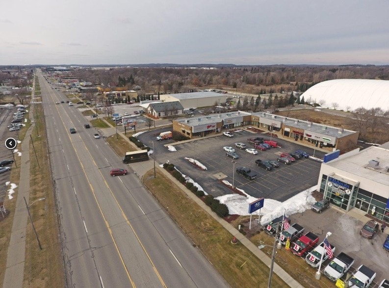 More Photos Of 5302-5326 Highland Rd, Waterford General Retail For Sale