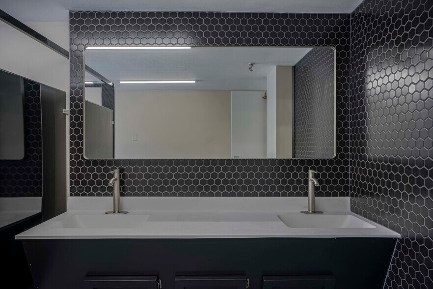 More Photos Of 3307 14th Ave, Kenosha Manufacturing For Sale