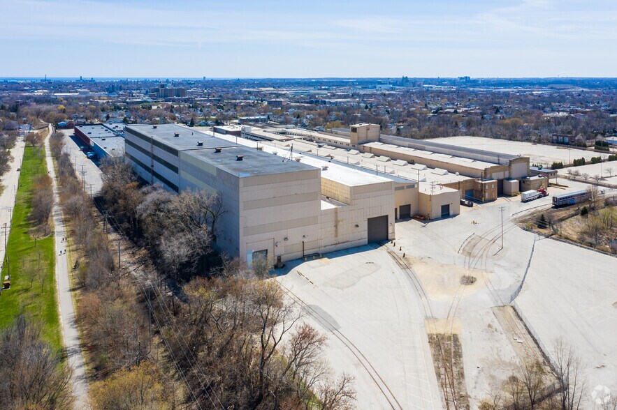 More Photos Of 6600 W Washington St, West Allis Manufacturing For Lease