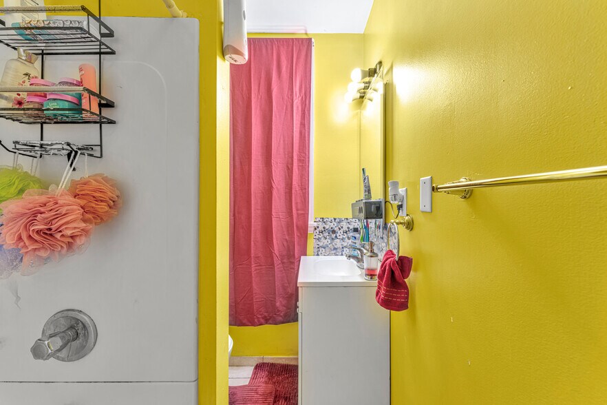 More Photos Of 3807 Pacific Ave, Wildwood Office Residential For Sale