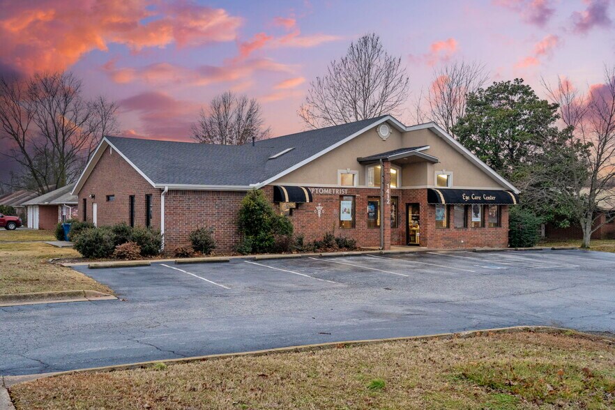 More Photos Of 1412 Se 14th St, Bentonville Medical For Lease