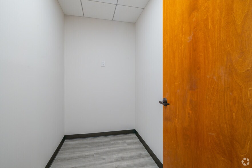 More Photos Of 711 Navarro St, San Antonio Office For Lease