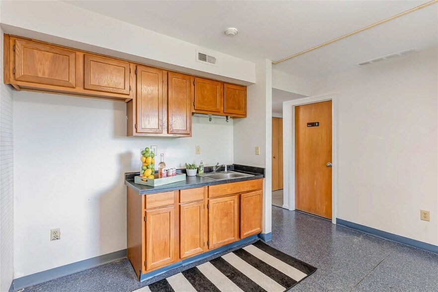 More Photos Of 11231 Cornell Park Dr, Cincinnati Office For Lease