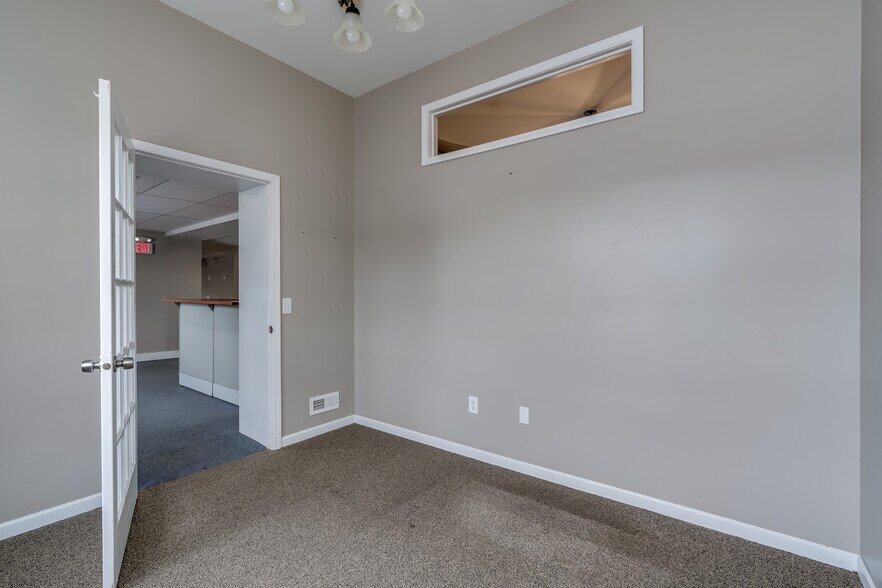 More Photos Of 708 James St, Clayton Office For Sale