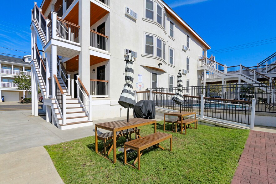 More Photos Of 5100 Atlantic Ave, Wildwood Hotel For Sale