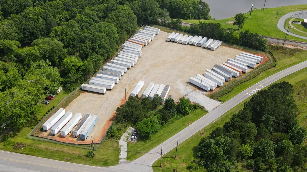 More Photos Of 116 Railroad Way, Barnesville Land For Lease