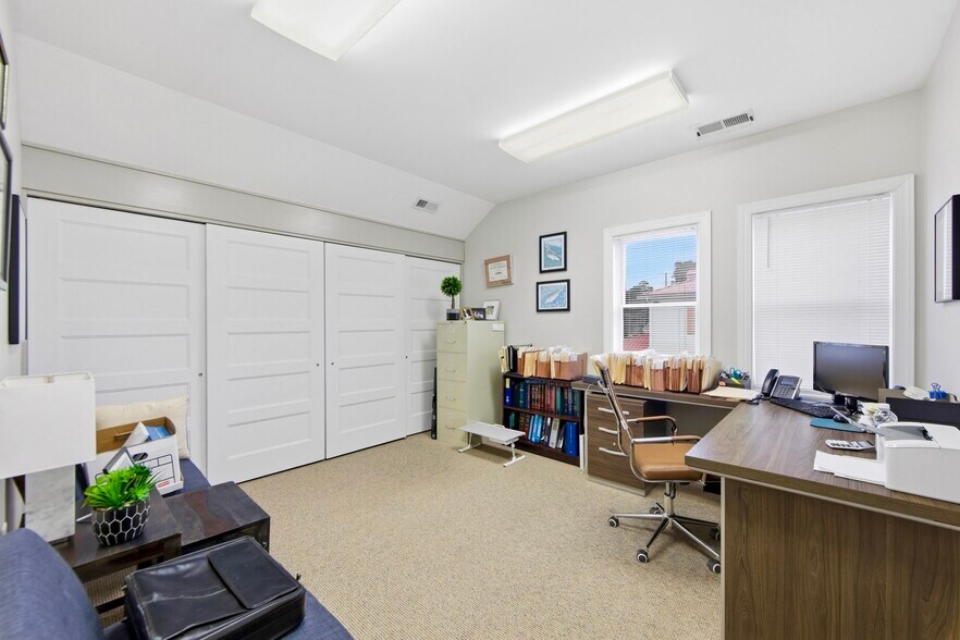 More Photos Of 6475 N Croatan Hwy, Kitty Hawk Office Residential For Sale