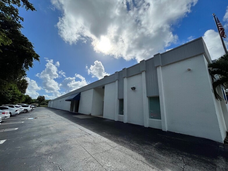 More Photos Of 2855-2915 S Congress Ave, Delray Beach Unknown For Lease